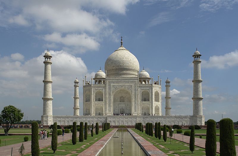 800px-Taj_Mahal,_Agra,_India